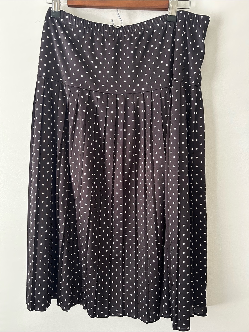 Black and white pleated Polka Dot Midi Skirt